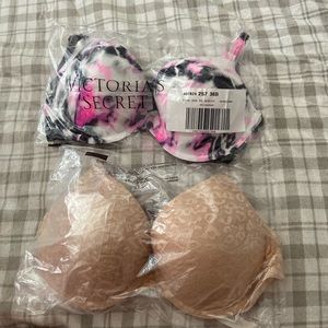 Never worn Victoria’s Secret bra bundle!